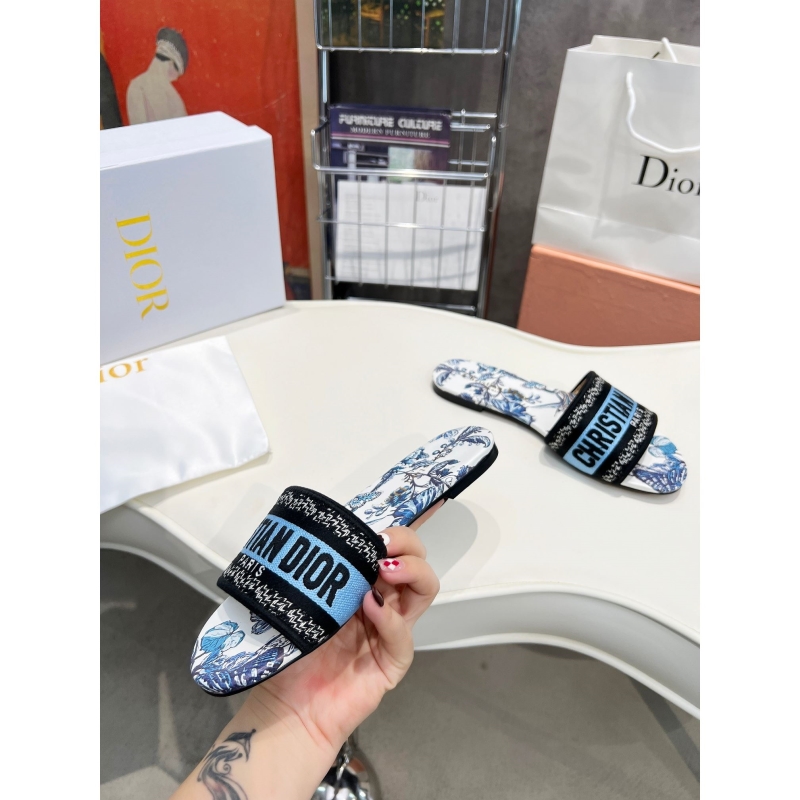 ch**an D*or slippers
